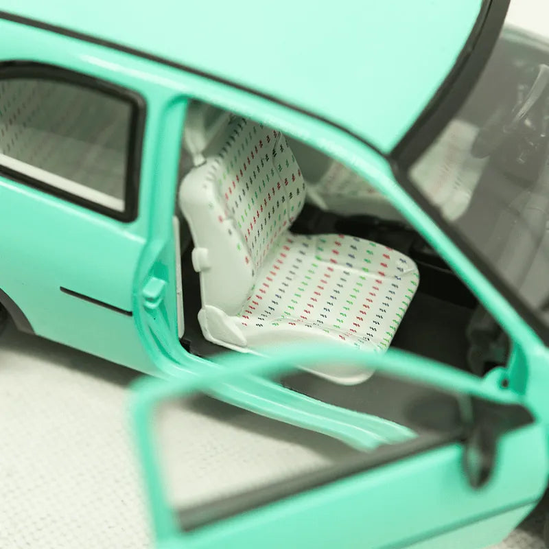 Miniatura White Box - Opel Corsa B - 1/24 - Verde